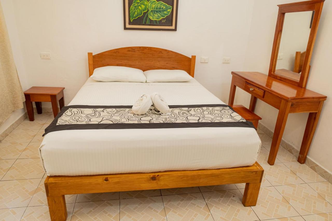 Hotel Las Palmas Cancun Centro Bagian luar foto