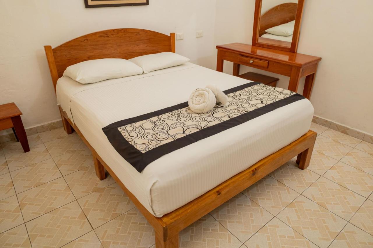 Hotel Las Palmas Cancun Centro Bagian luar foto