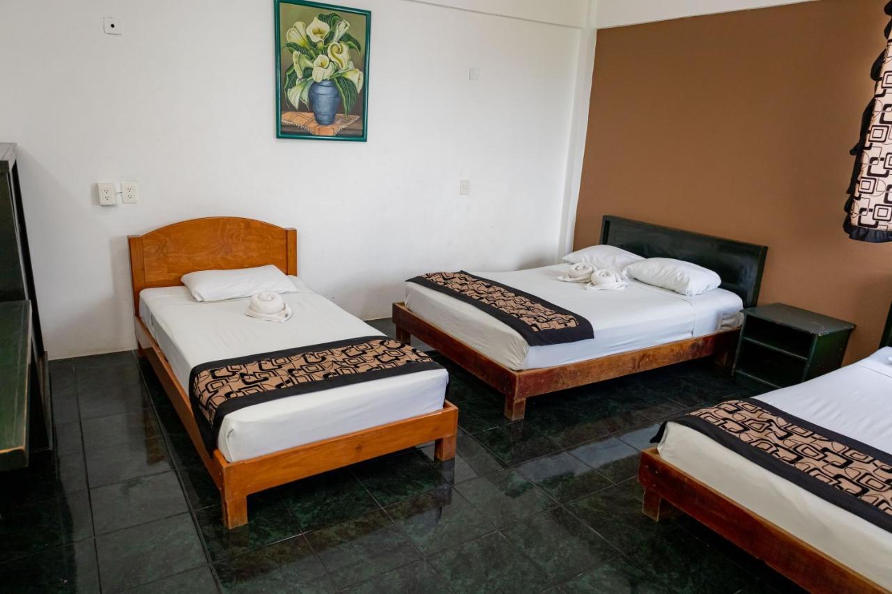 Hotel Las Palmas Cancun Centro Bagian luar foto