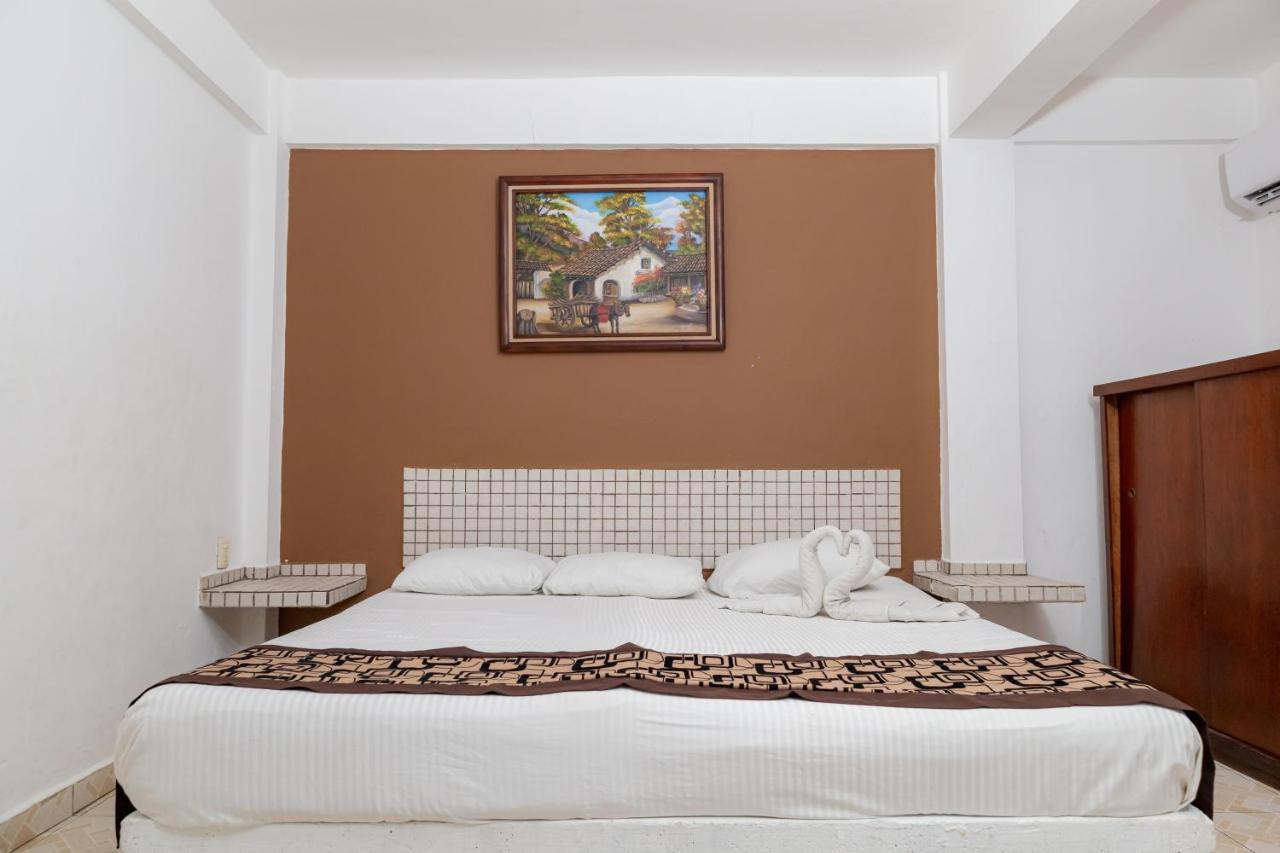 Hotel Las Palmas Cancun Centro Bagian luar foto